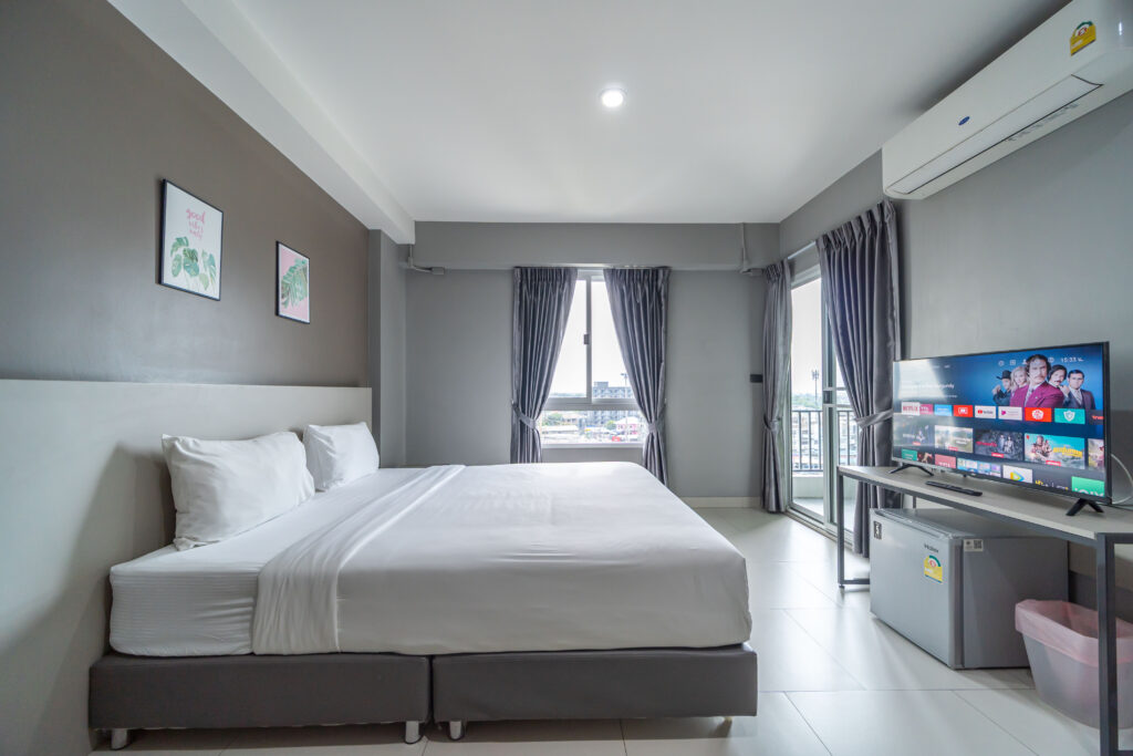 Deluxe King Bed