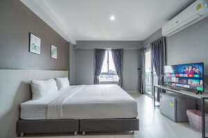 Deluxe King Bed