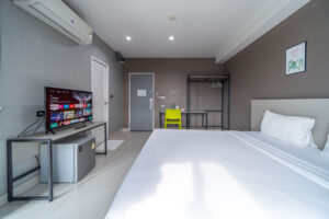 Deluxe King Bed